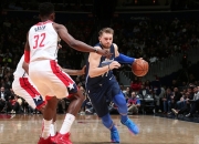 包含莎拉波娃新星出色防守表现惊艳，雄鹿未来可期！的词条