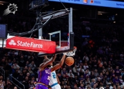 篮网绝杀时刻，黄蜂点燃赛场，西亚卡姆迎来胜利！