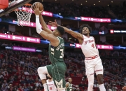 雄鹿，连续三场30+，鹈鹕！